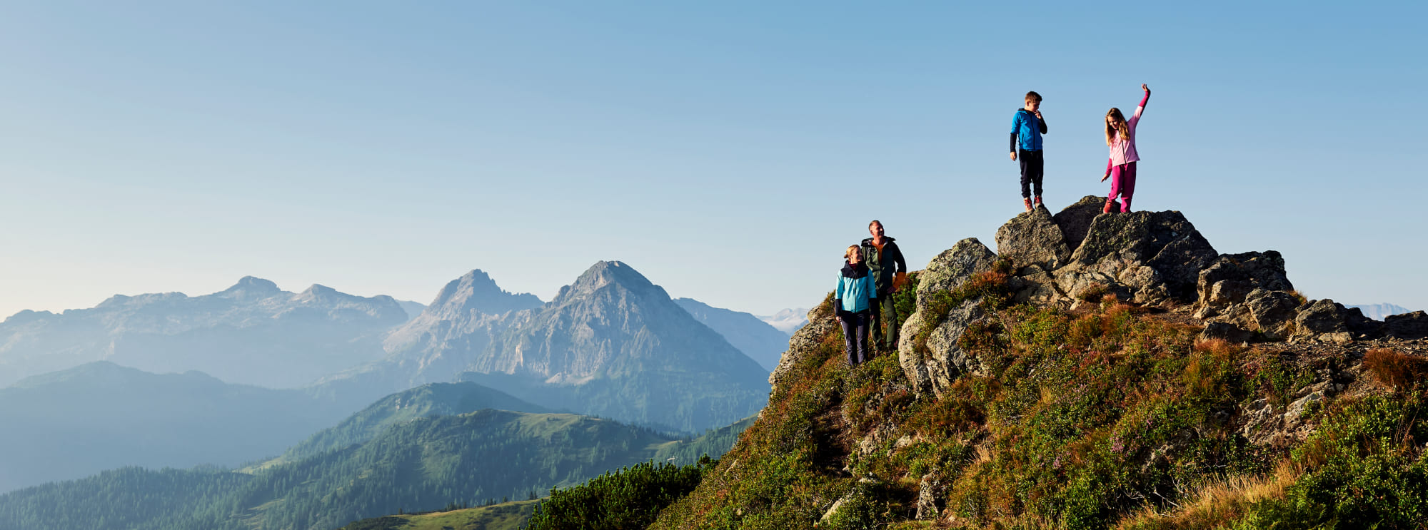 Berglandschaft mit Familie in Wagrain-Kleinarl © Armin Walcher