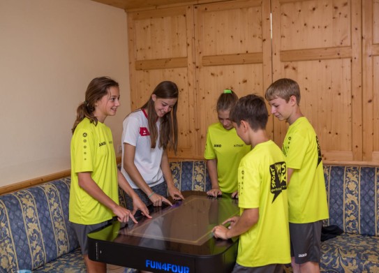 Indoor Spieltische im Markushof