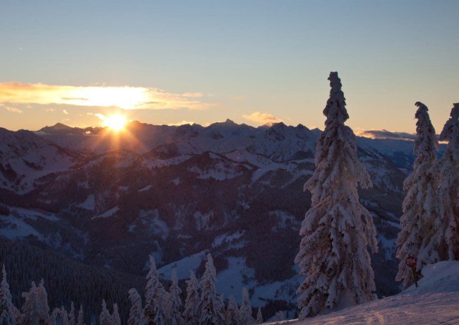 Sonnenuntergang in der Winterlandschaft
